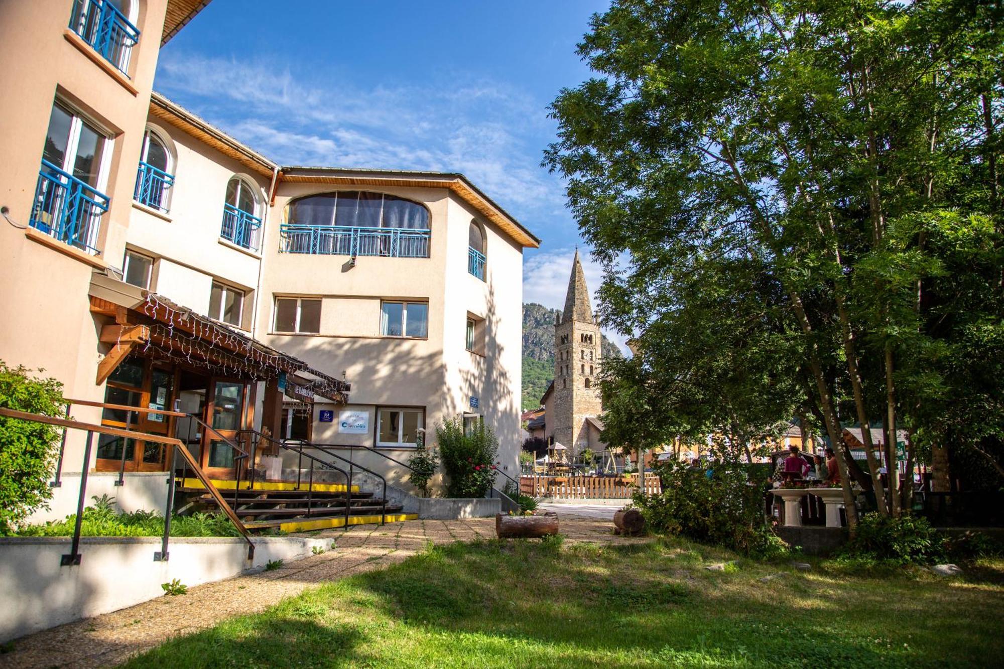 Le Rabuons Otel Saint-Étienne-de-Tinée Dış mekan fotoğraf