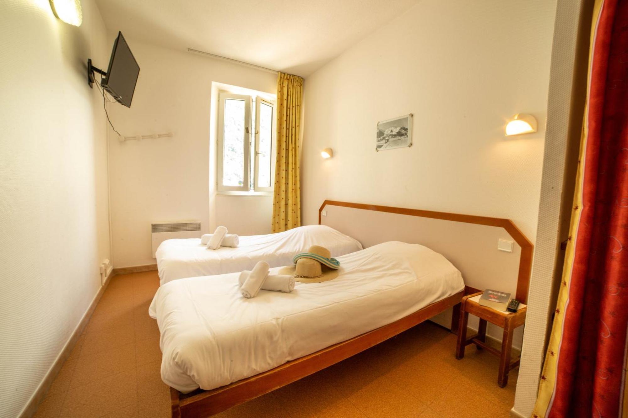 Le Rabuons Otel Saint-Étienne-de-Tinée Dış mekan fotoğraf