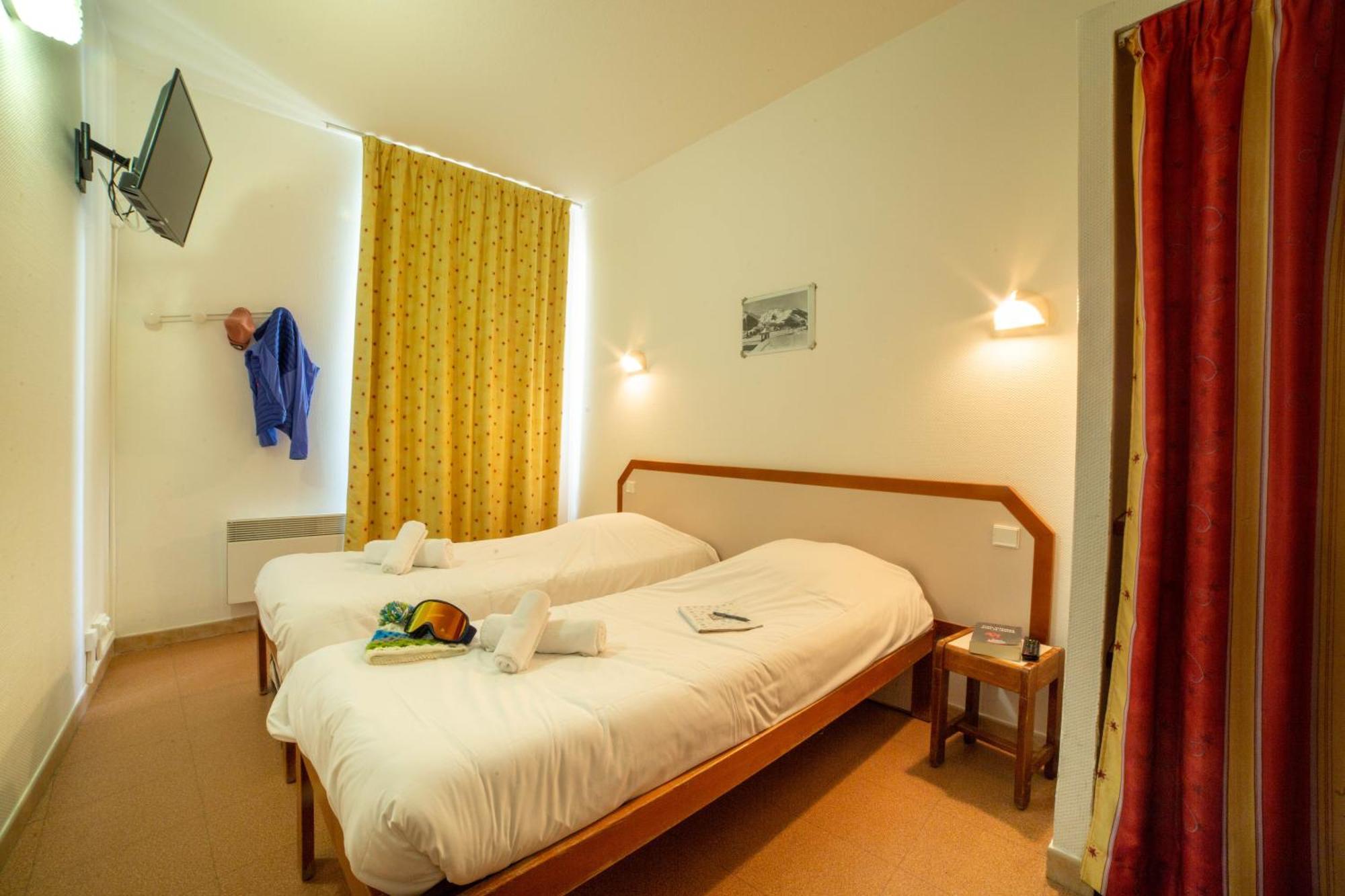 Le Rabuons Otel Saint-Étienne-de-Tinée Dış mekan fotoğraf
