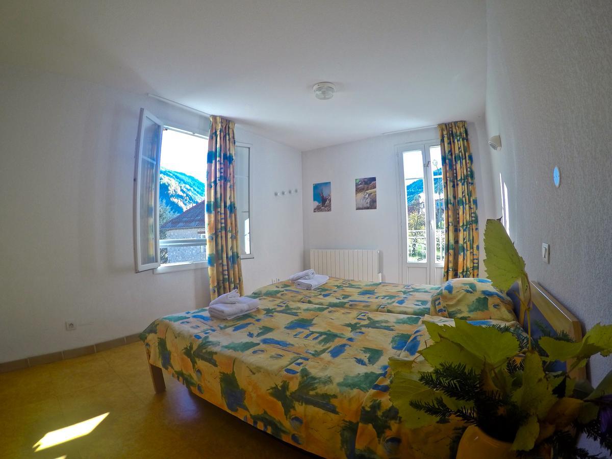 Le Rabuons Otel Saint-Étienne-de-Tinée Dış mekan fotoğraf